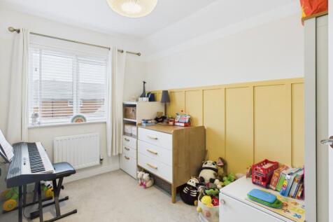 CAM02519G0-PR0351-STILL008