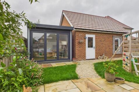 CAM02519G0-PR0351-STILL026