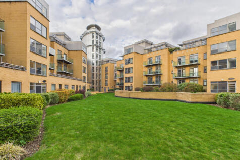 CAM02545G0-PR0516-STILL001