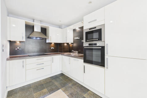 CAM02545G0-PR0515-STILL005