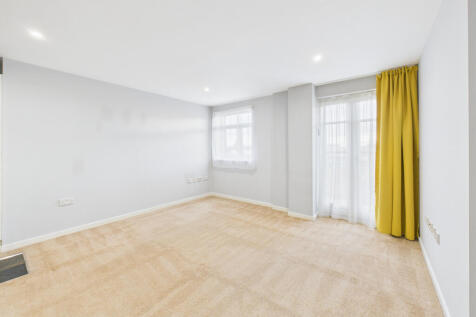 CAM02545G0-PR0515-STILL002