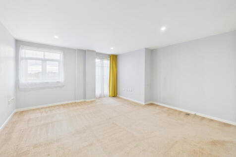 CAM02545G0-PR0515-STILL003