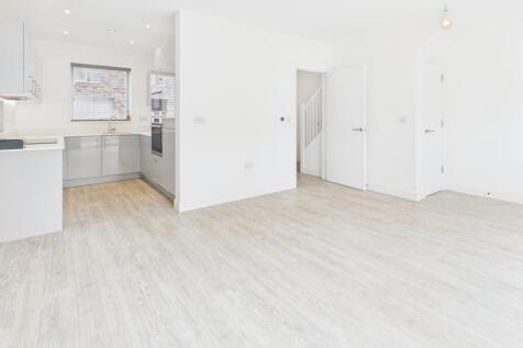 CAM02545G0-PR0471-STILL008