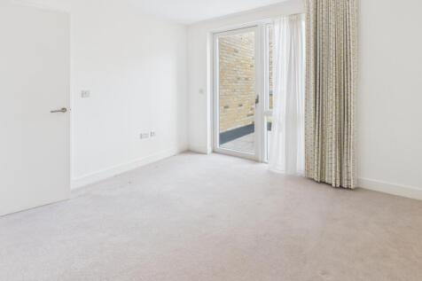 CAM02545G0-PR0471-STILL017