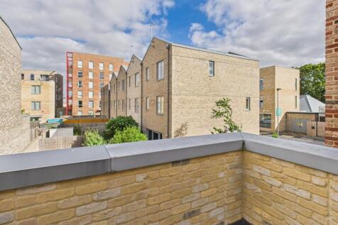 CAM02545G0-PR0471-STILL020