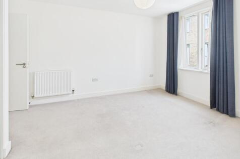 CAM02545G0-PR0471-STILL014