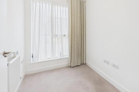 CAM02545G0-PR0471-STILL013