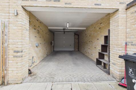 CAM02545G0-PR0471-STILL011