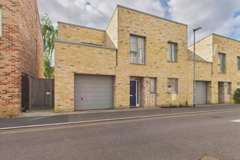 CAM02545G0-PR0471-STILL022