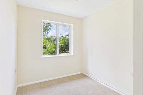 CAM02545G0-PR0444-STILL005