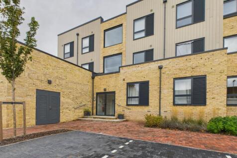 CAM02519G0-PR0353-STILL008