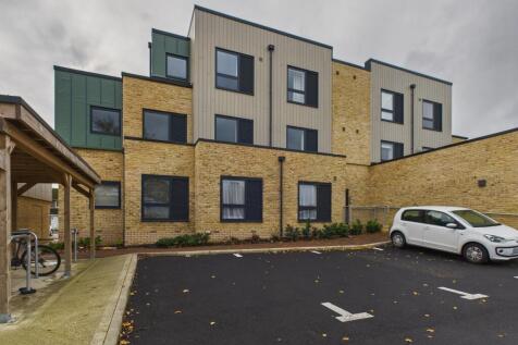 CAM02519G0-PR0353-STILL010