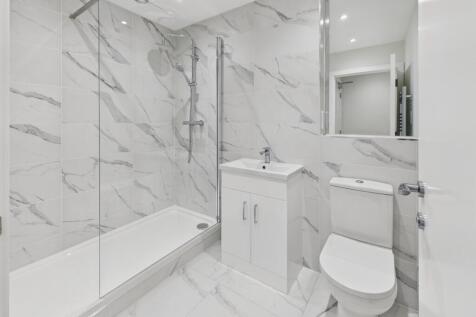 CAM02519G0-PR0353-STILL001