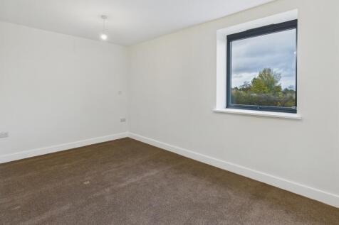 CAM02519G0-PR0353-STILL002