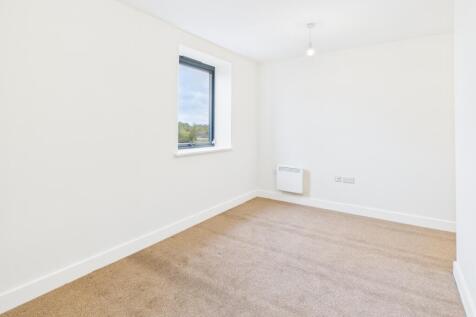 CAM02519G0-PR0353-STILL003