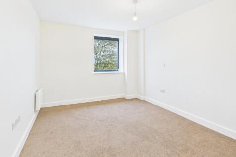 CAM02519G0-PR0353-STILL004