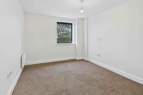 CAM02519G0-PR0353-STILL004