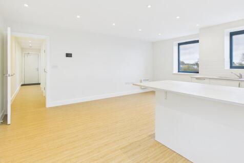 CAM02519G0-PR0353-STILL006