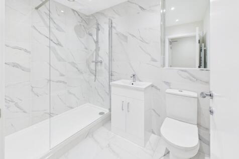 CAM02519G0-PR0353-STILL001