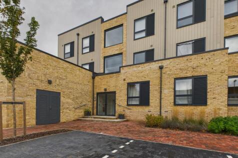 CAM02519G0-PR0353-STILL008