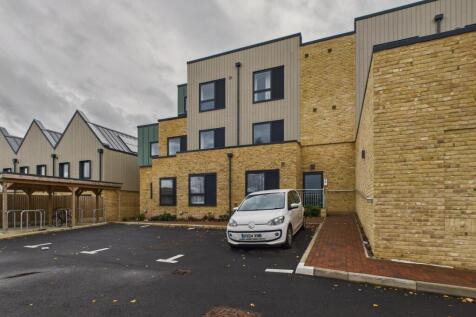 CAM02519G0-PR0353-STILL009