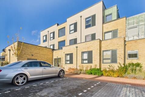 CAM02519G0-PR0368-STILL003