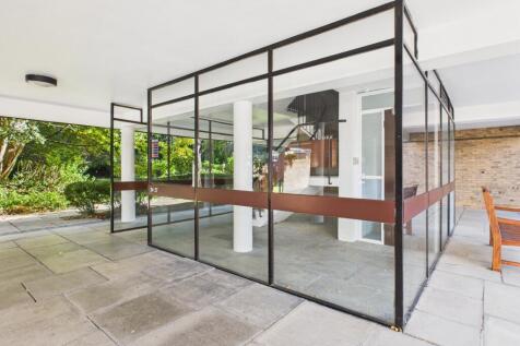 CAM02545G0-PR0517-STILL018