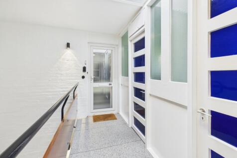 CAM02545G0-PR0517-STILL013