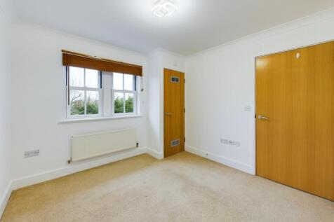 CAM02545G0-PR0320-STILL003