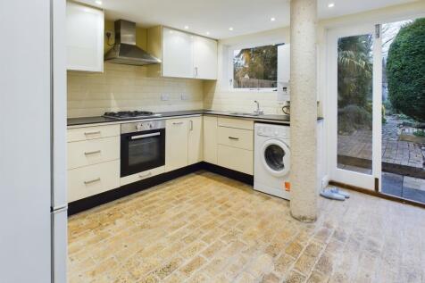 CAM02545G0-PR0303-STILL003