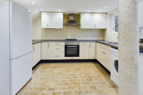 CAM02545G0-PR0303-STILL004