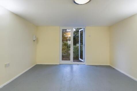 CAM02545G0-PR0303-STILL016