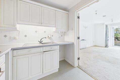 CAM02545G0-PR0521-STILL011