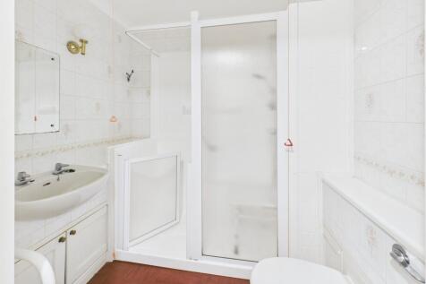 CAM02545G0-PR0521-STILL012