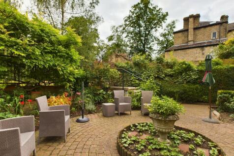 CAM02519G0-PR0007-STILL009