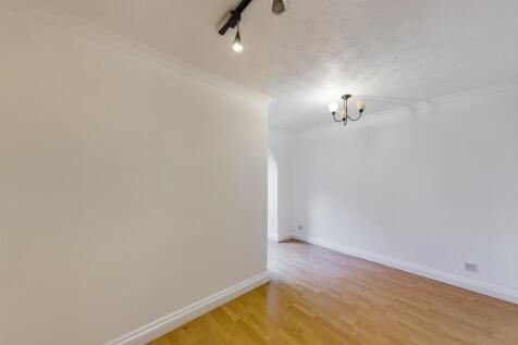 CAM00227P1-PR0478-STILL13