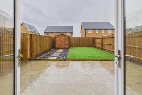 CAM02519G0-PR0354-STILL011