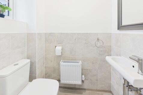 CAM02519G0-PR0354-STILL003