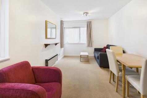 CAM02519G0-PR0346-STILL002