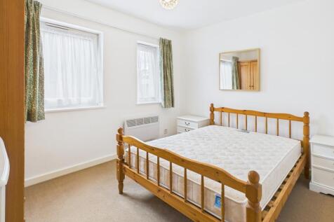 CAM02519G0-PR0346-STILL005