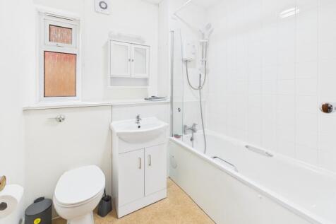 CAM02519G0-PR0346-STILL006