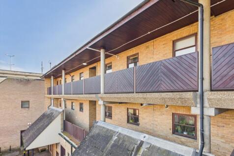 CAM02545G0-PR0347-STILL010