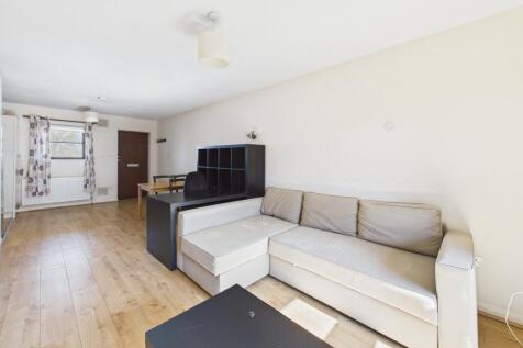 CAM02545G0-PR0347-STILL008