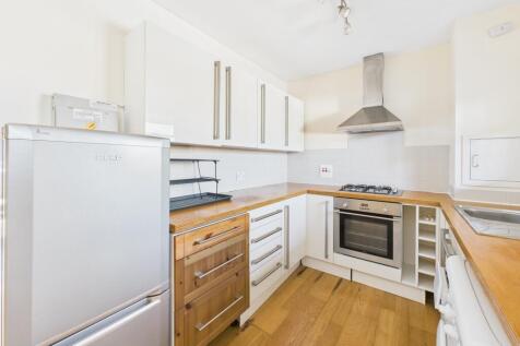 CAM02545G0-PR0347-STILL001