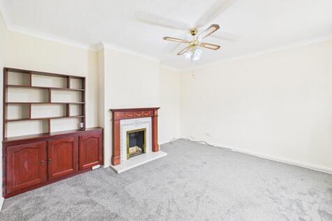 CAM02545G0-PR0513-STILL008