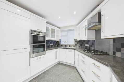 CAM02545G0-PR0523-STILL003