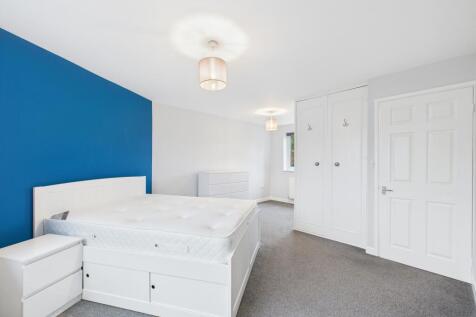 CAM02545G0-PR0523-STILL010