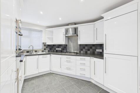 CAM02545G0-PR0523-STILL002