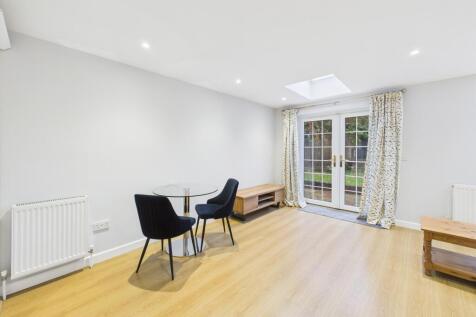 CAM02545G0-PR0523-STILL005