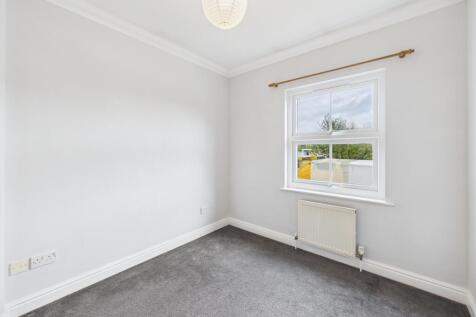 CAM02545G0-PR0512-STILL010